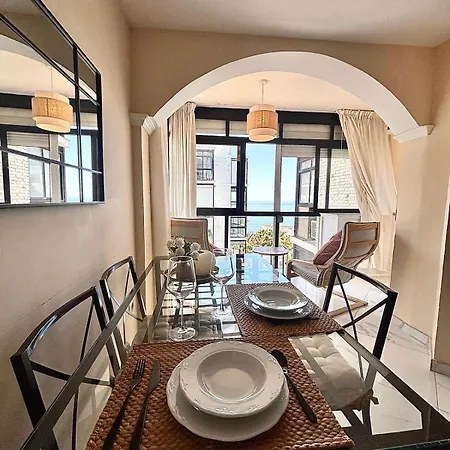 Primera Linea De Playa Apartment Marbella